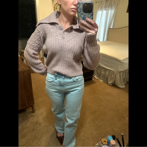 Stylish Ribbed Sweater - Picture 2 of 3